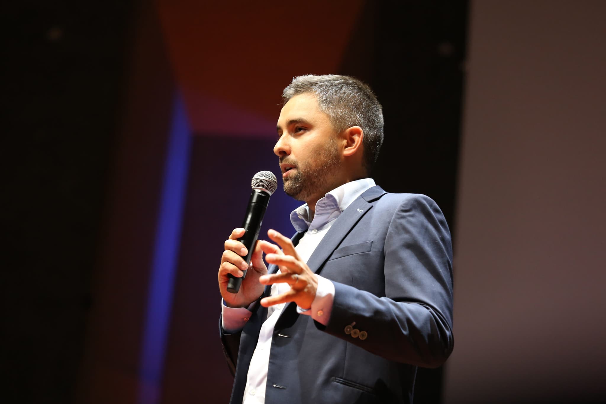 L'équipe Ana Healthcare travaillant ensemble